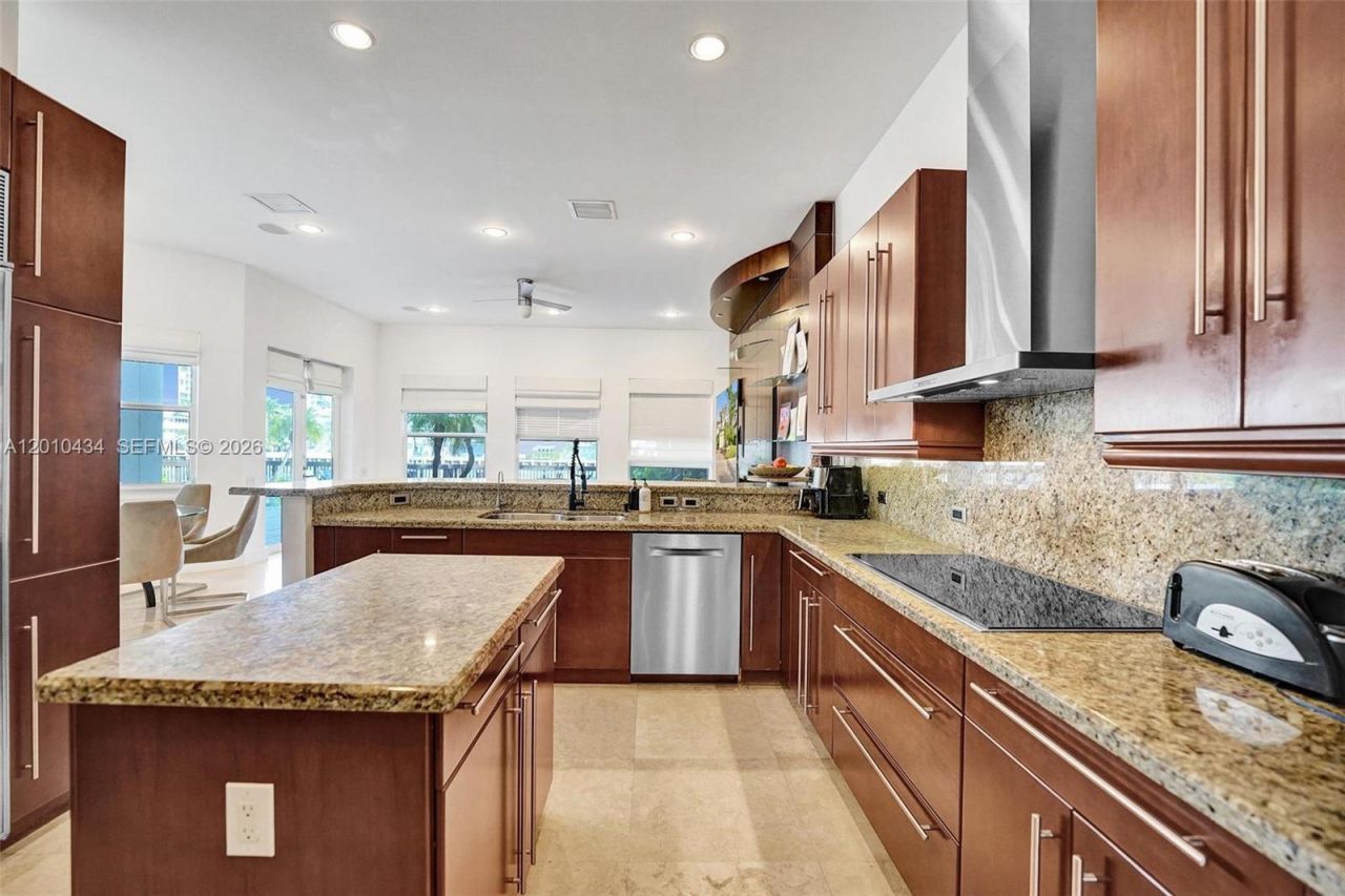 1575 Windjammer Way , Hollywood, FL 33019 Photo