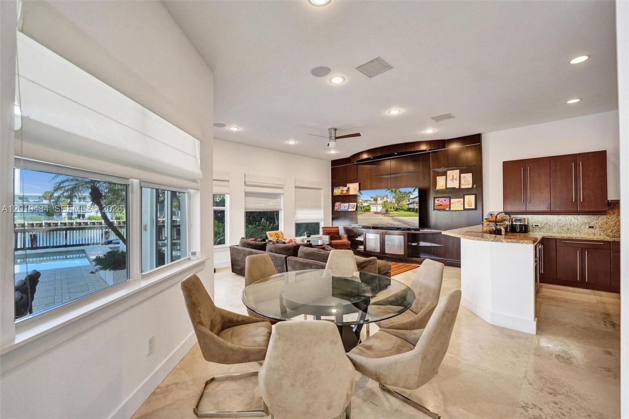 1575 Windjammer Way , Hollywood, FL 33019 Photo