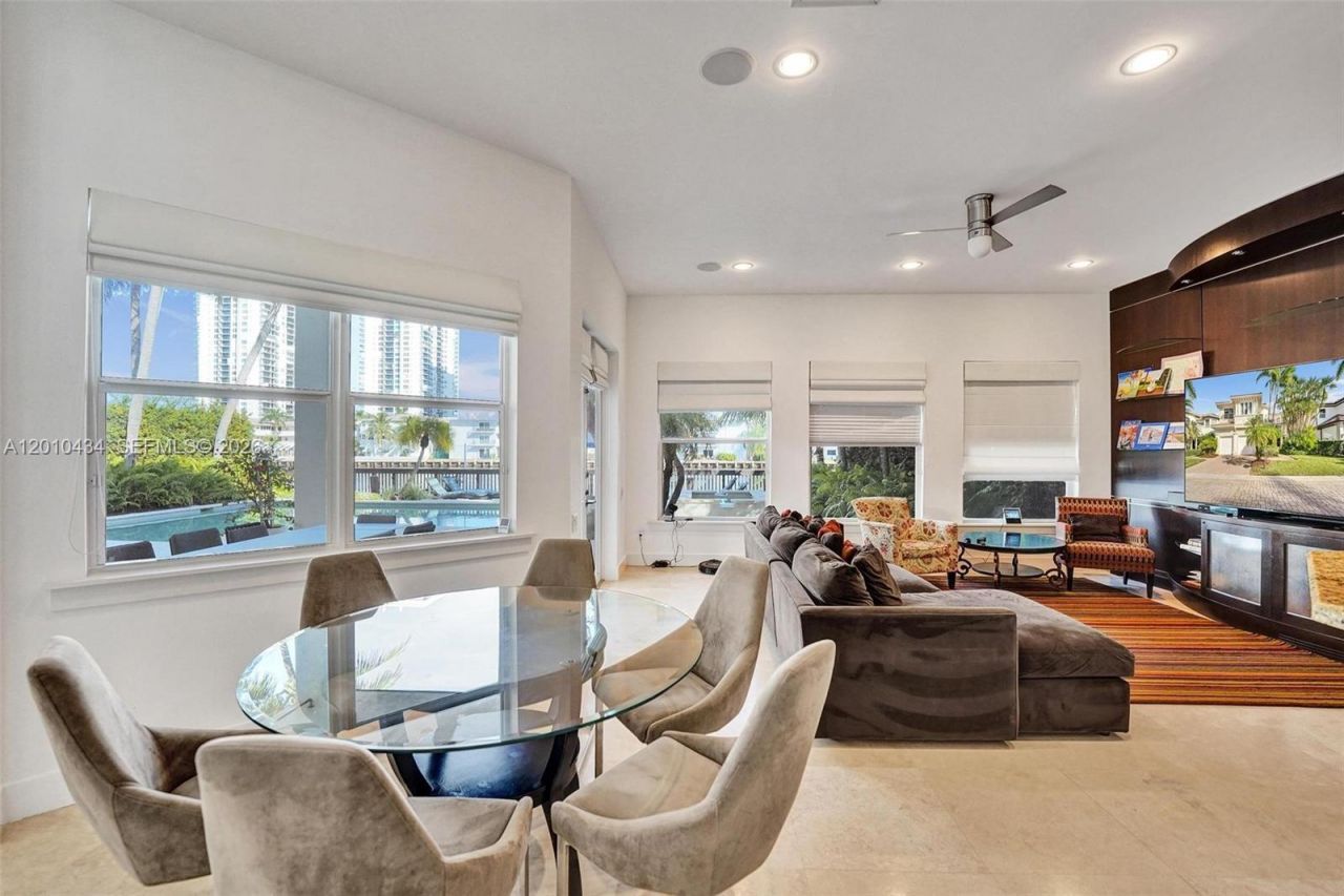 1575 Windjammer Way , Hollywood, FL 33019 Photo