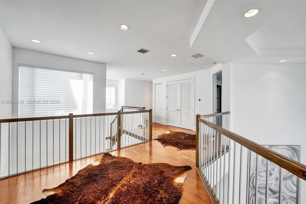 1575 Windjammer Way , Hollywood, FL 33019 Photo