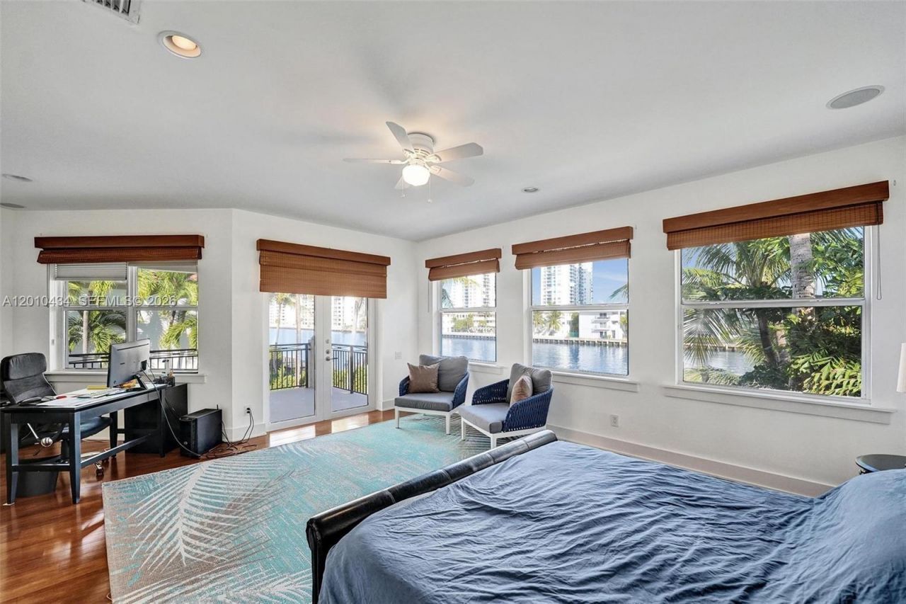 1575 Windjammer Way , Hollywood, FL 33019 Photo