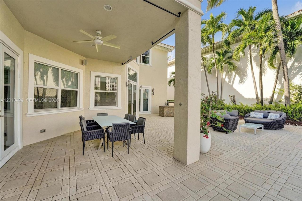 1575 Windjammer Way , Hollywood, FL 33019 Photo