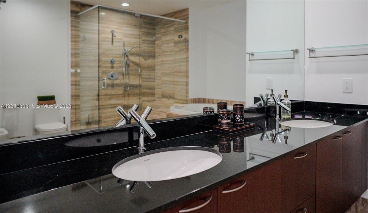 15901 Collins Ave , Unit 1102, Sunny Isles Beach, FL 33160 Photo