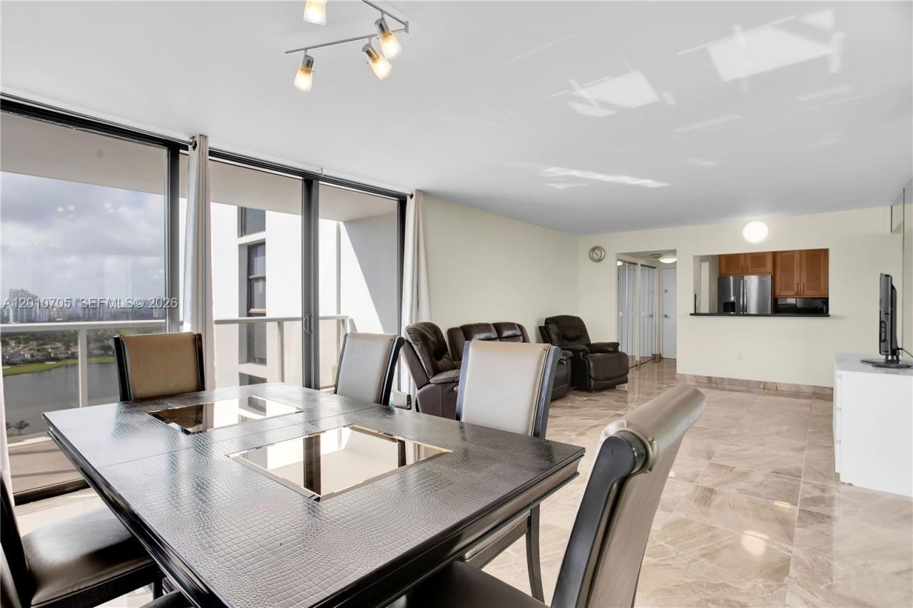 3701 N Country Club Dr , Unit 2203, Aventura, FL 33180 Photo