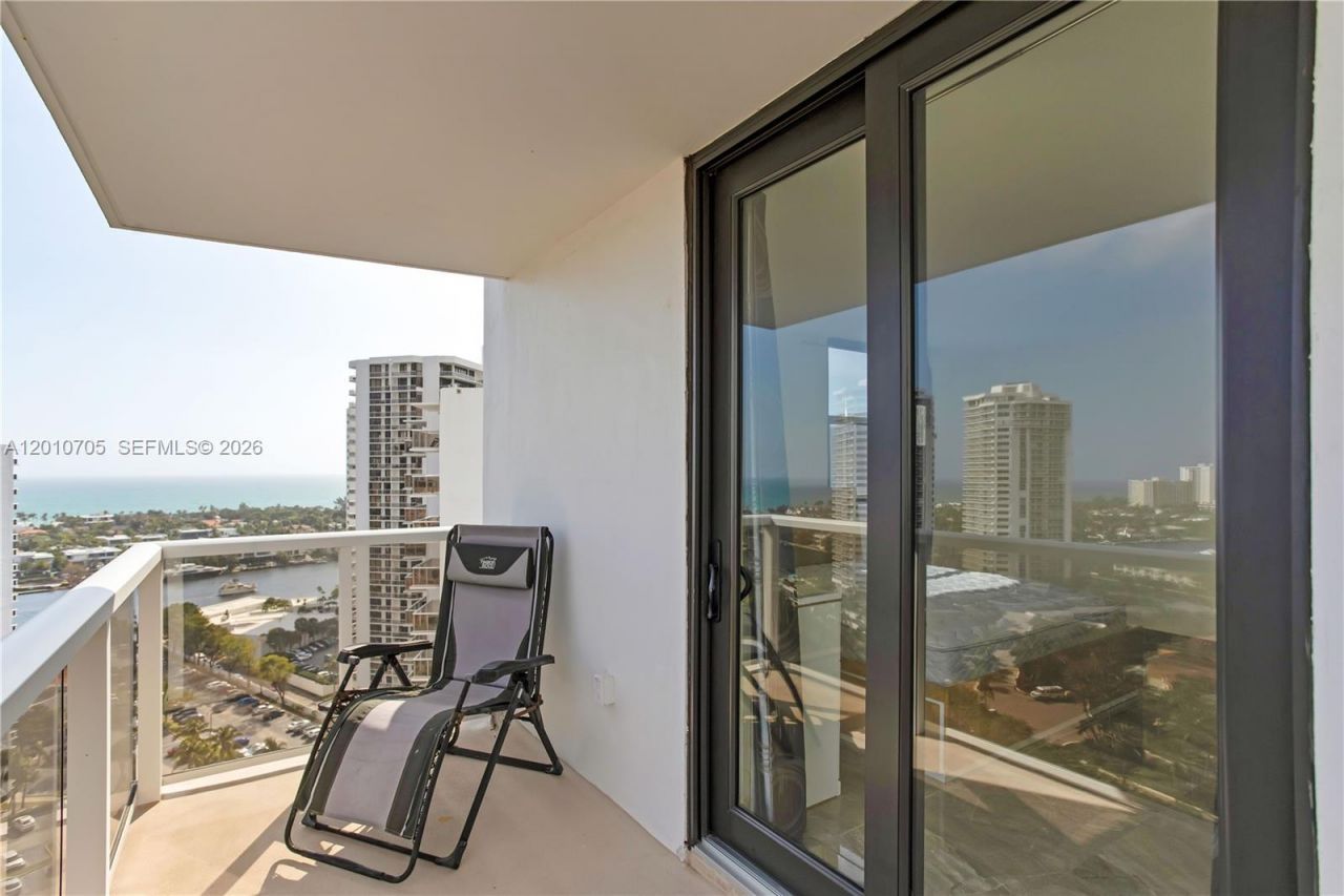 3701 N Country Club Dr , Unit 2203, Aventura, FL 33180 Photo