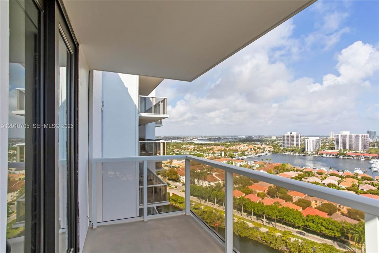 3701 N Country Club Dr , Unit 2203, Aventura, FL 33180 Photo