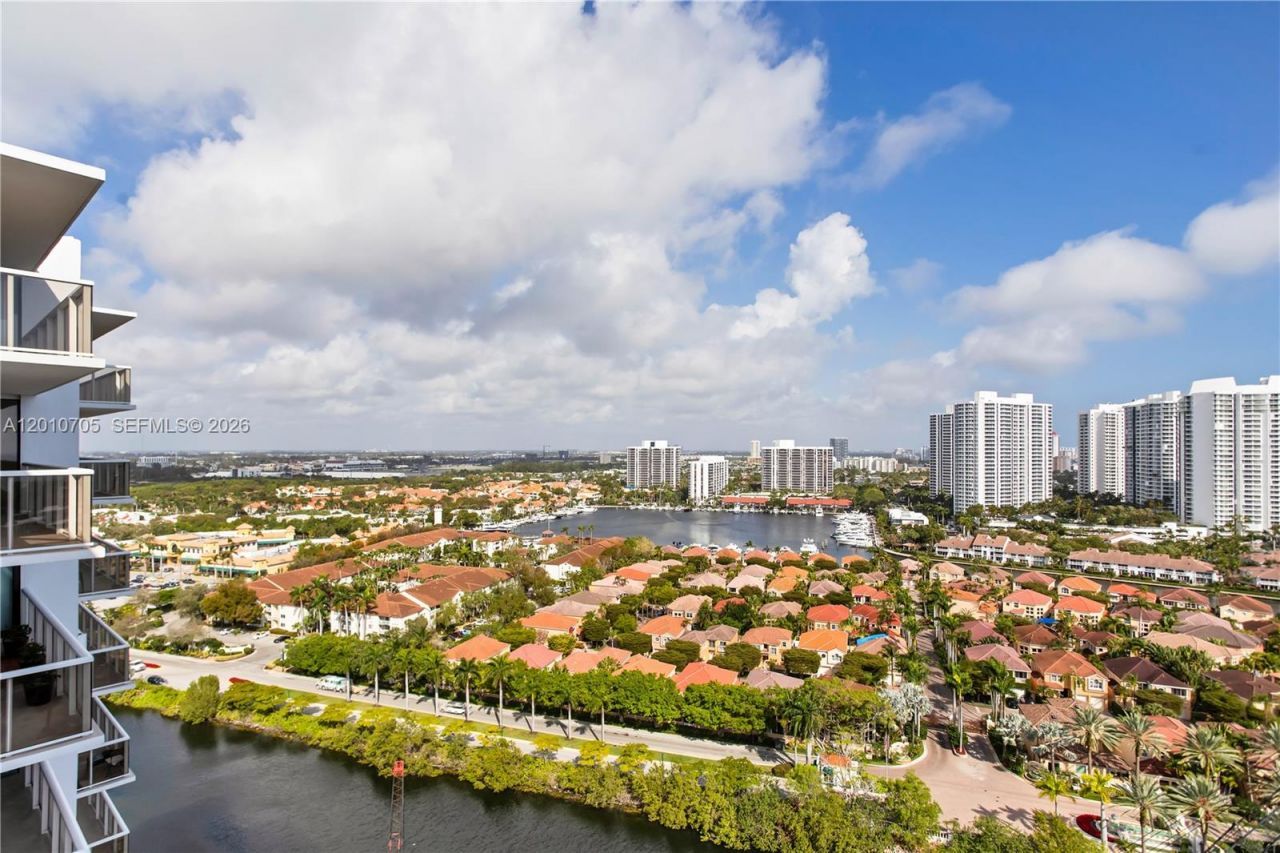 3701 N Country Club Dr , Unit 2203, Aventura, FL 33180 Photo