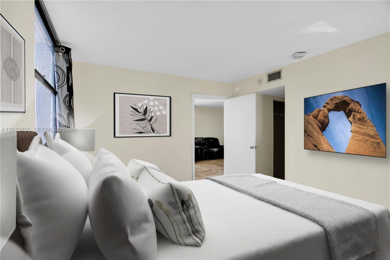 3701 N Country Club Dr , Unit 2203, Aventura, FL 33180 Photo