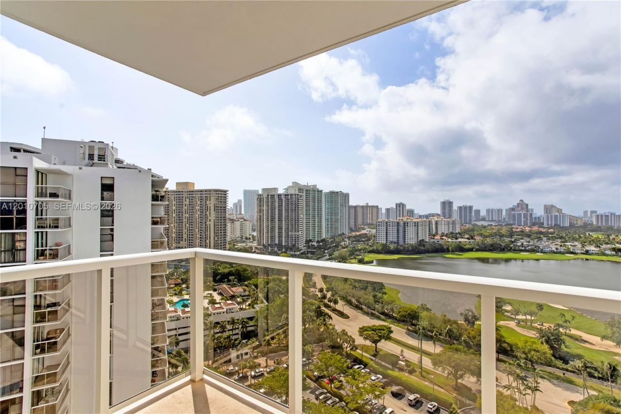3701 N Country Club Dr , Unit 2203, Aventura, FL 33180 Photo