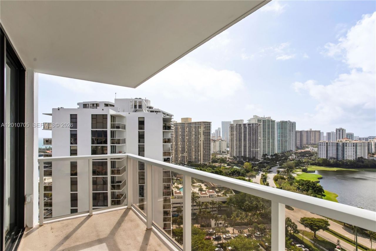 3701 N Country Club Dr , Unit 2203, Aventura, FL 33180 Photo