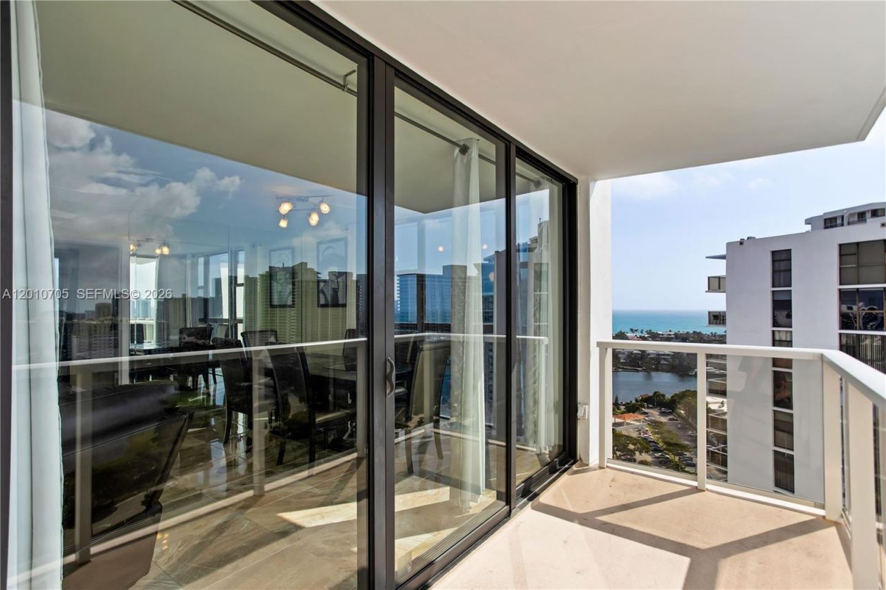 3701 N Country Club Dr , Unit 2203, Aventura, FL 33180 Photo
