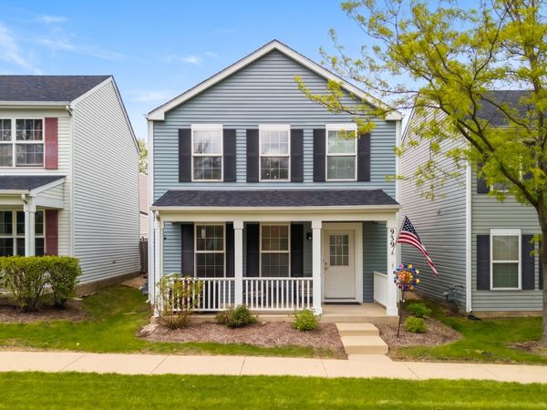 939 Four Seasons Boulevard , Aurora, IL 60504