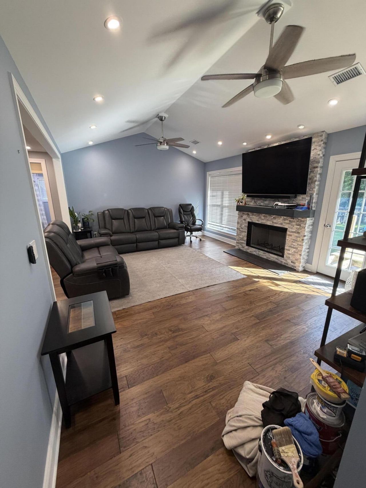 330 Camelot Drive Photo 4