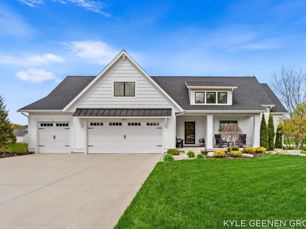 2233 Whistle Creek Drive SW, Byron Center, MI 49315