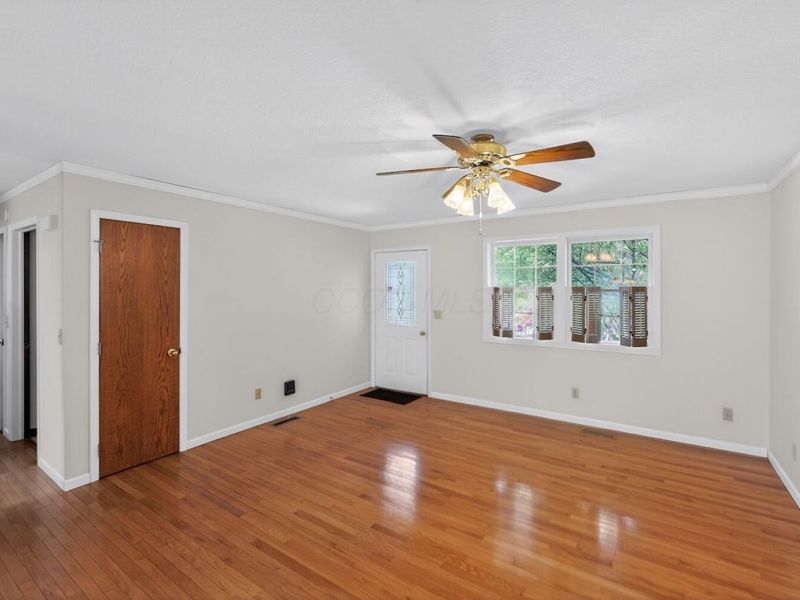 714 Greenbriar Circle, Howard, OH 43028 Photo 2