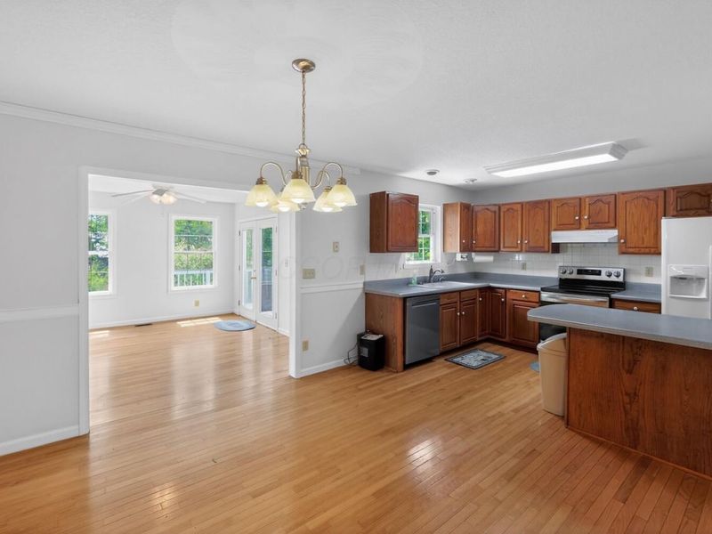 714 Greenbriar Circle, Howard, OH 43028 Photo 6