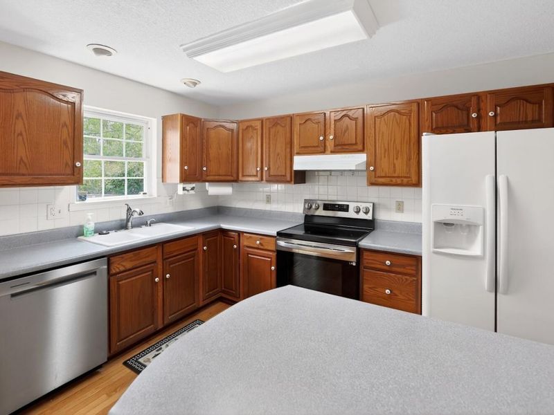 714 Greenbriar Circle, Howard, OH 43028 Photo 8