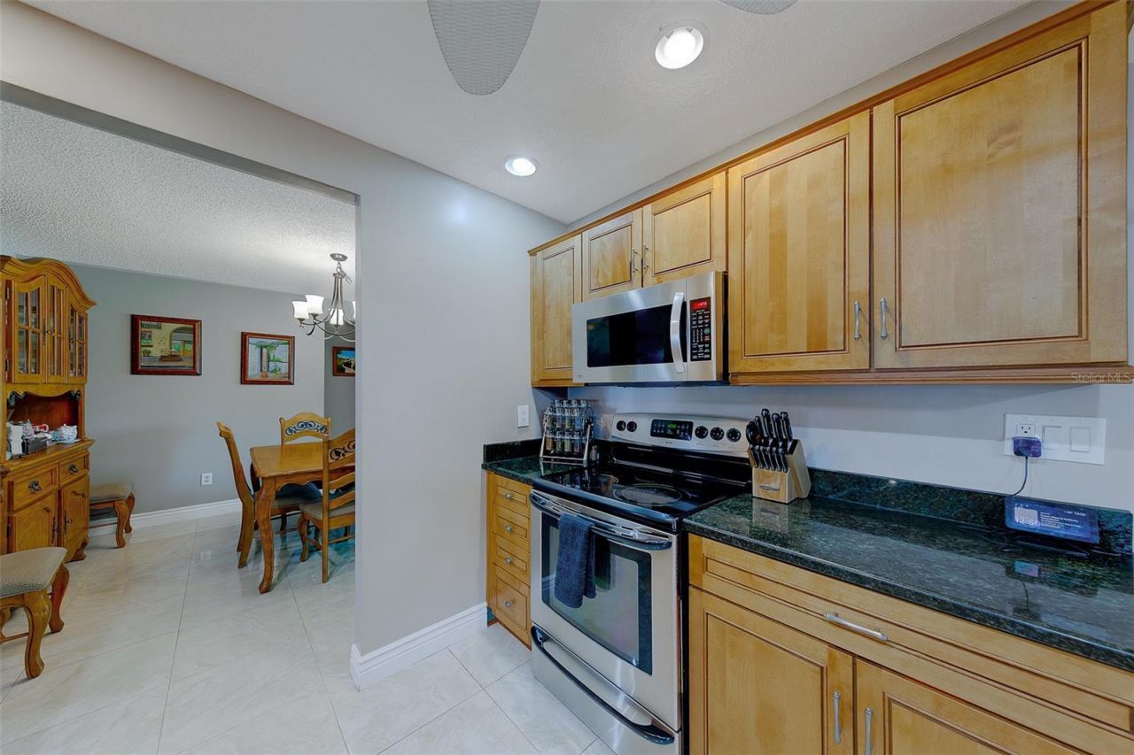 9628 122nd Way, Seminole, FL 33772 Photo