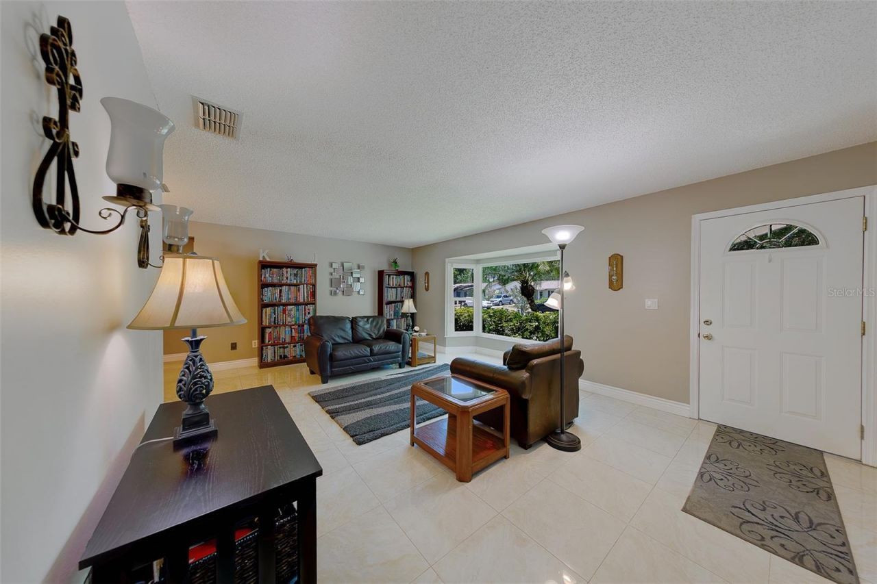 9628 122nd Way, Seminole, FL 33772 Photo