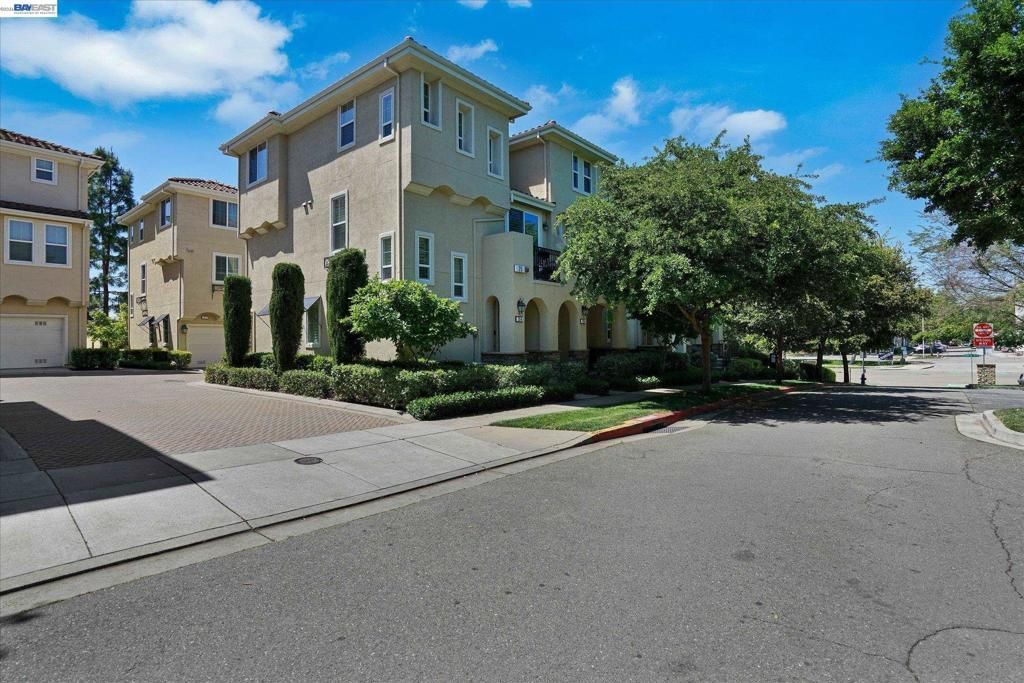 25 Heligan Ln, Unit 7, Livermore, CA 94551 Main Photo