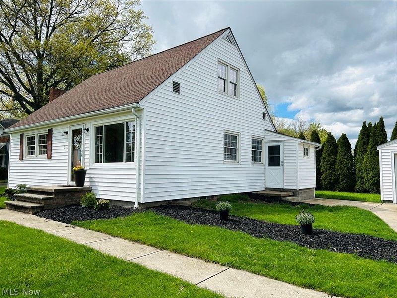 25 Hayes Avenue, Cuyahoga Falls, OH 44221 Photo 3