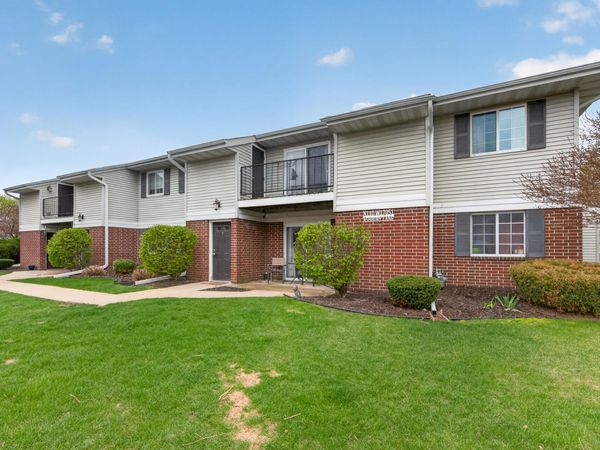 N110W17051 Ashbury Ln, Germantown, WI 53022
