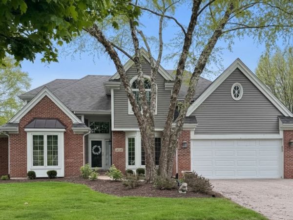 1650 Fox Trail Drive, Batavia, IL 60510