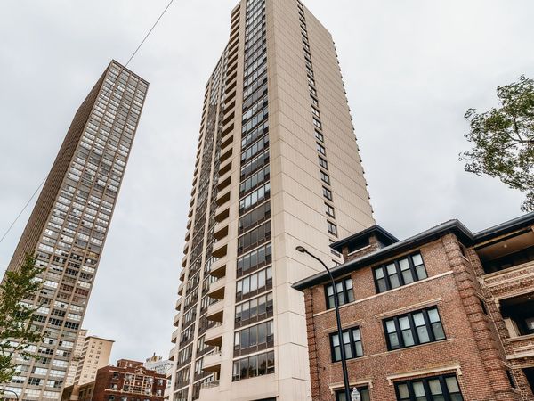 3930 N Pine Grove Avenue , Unit 1205, Chicago, IL 60613