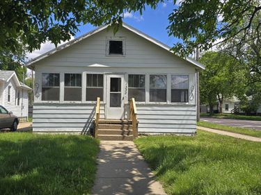 1230 SUMMER Street, Pekin, IL 61554