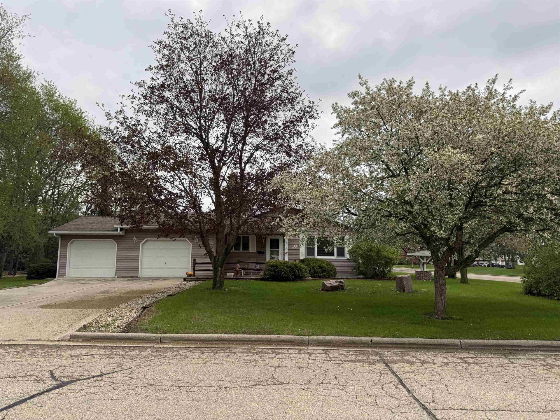 22 16th Street, Prairie Du Sac, WI 53578 Main Photo