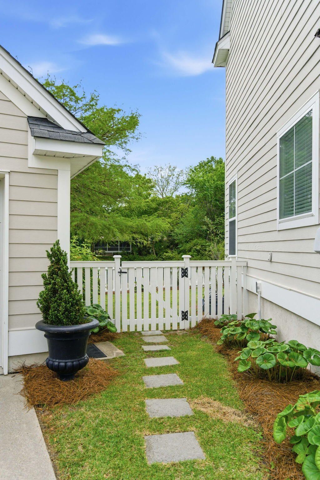 1125 Dawn View Terrace Photo 37