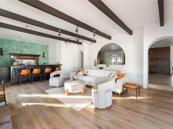 6465 Edna Avenue, Las Vegas, NV 89146