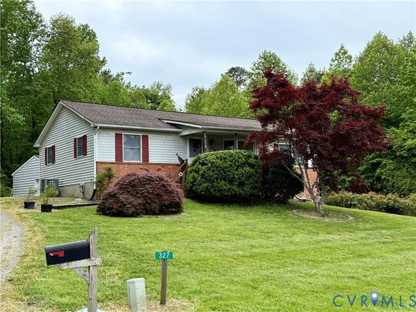 327 Gilbert Street , Kilmarnock, VA 22482
