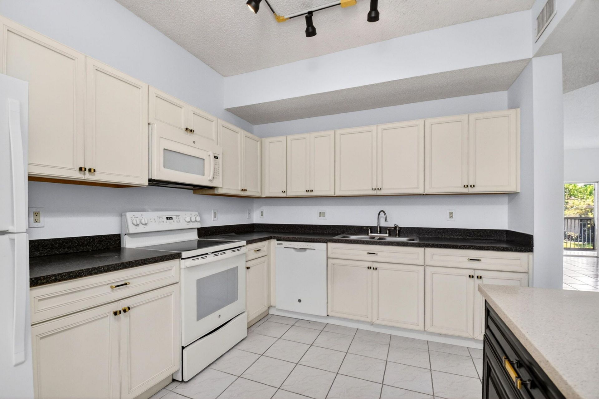5032 Rose Hill Drive, Unit 3205, Boynton Beach, FL 33437 Photo