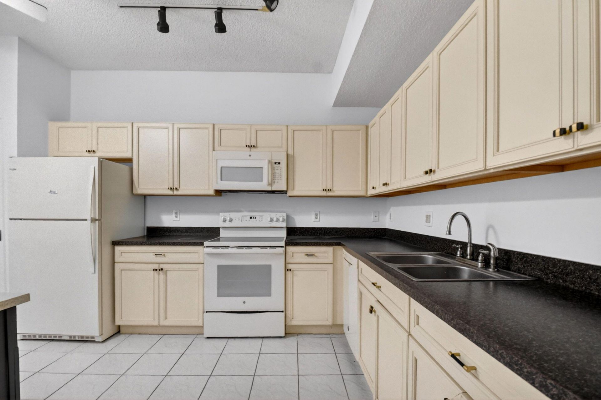 5032 Rose Hill Drive, Unit 3205, Boynton Beach, FL 33437 Photo