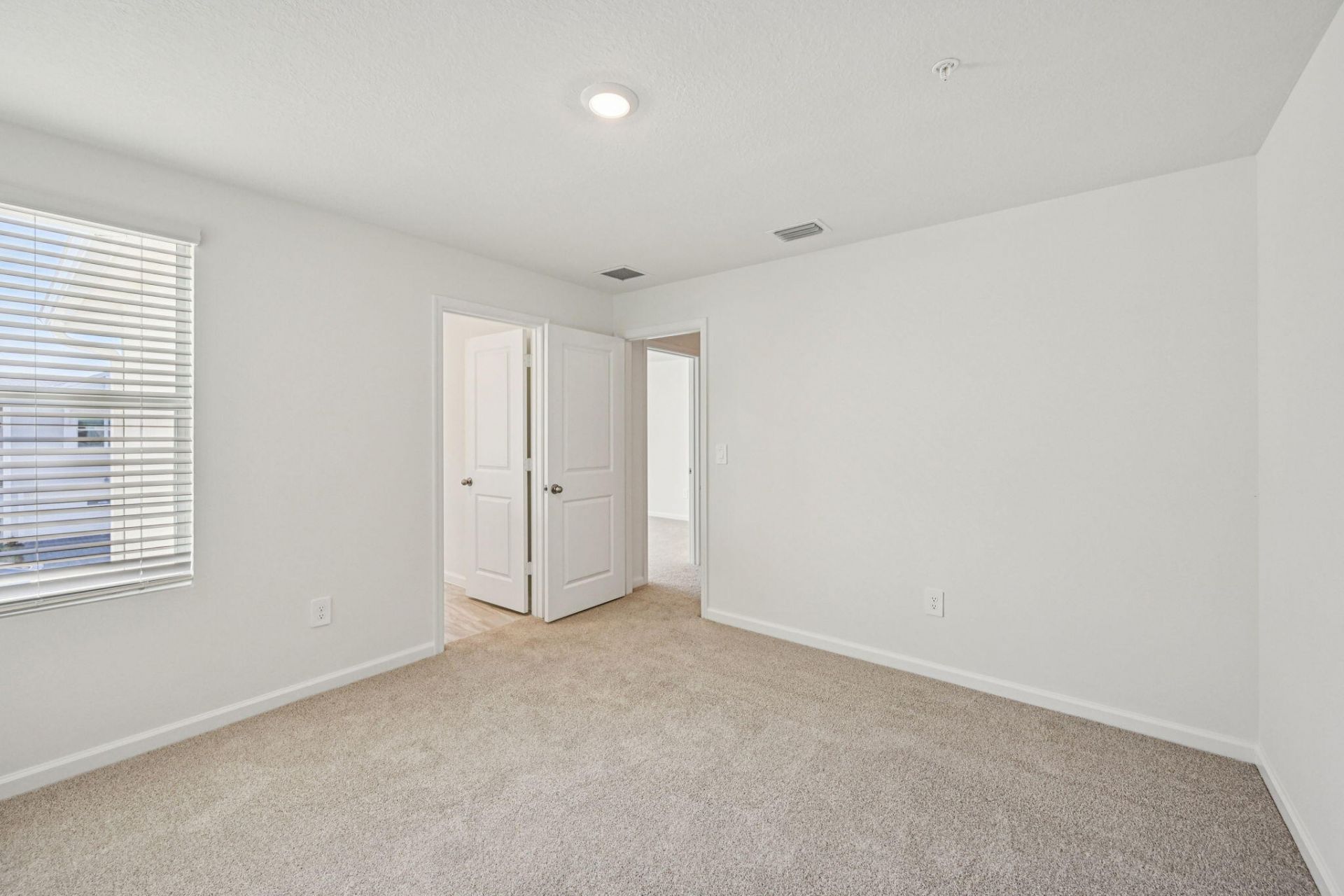 590 Salisbury Circle, Fort Pierce, FL 34982 Photo