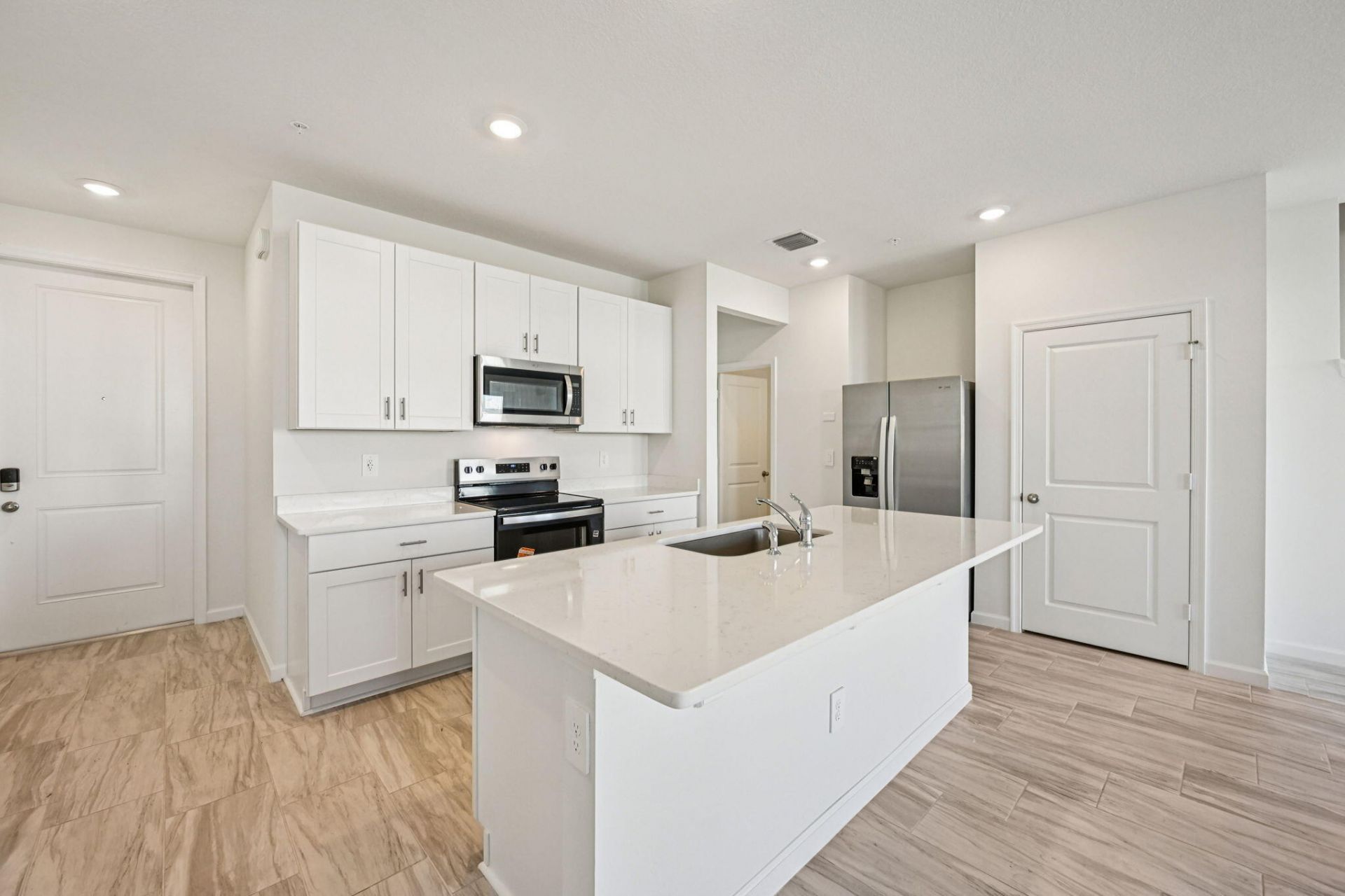 590 Salisbury Circle, Fort Pierce, FL 34982 Photo