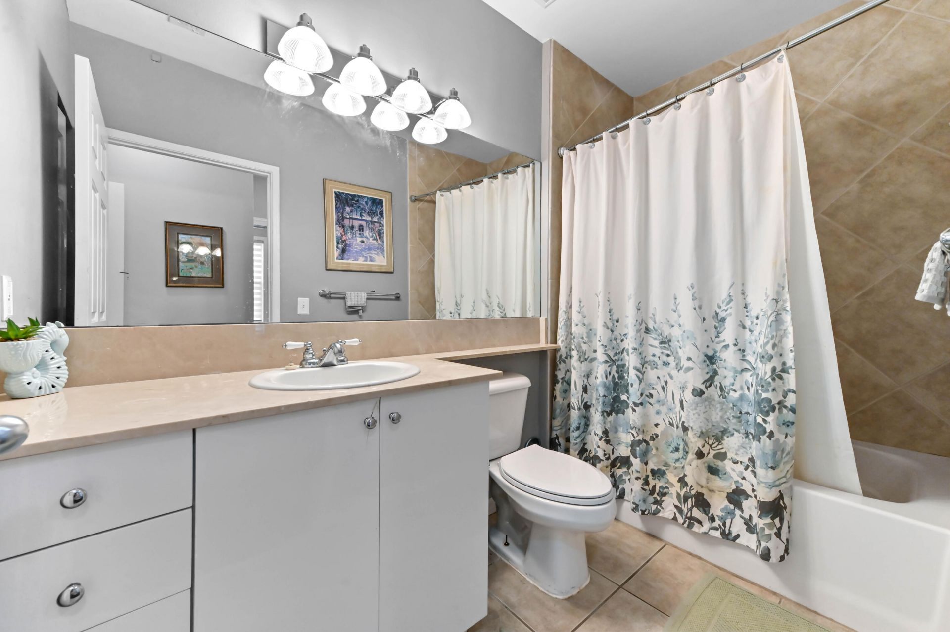 804 E Windward Way, Unit 120, Lantana, FL 33462 Photo