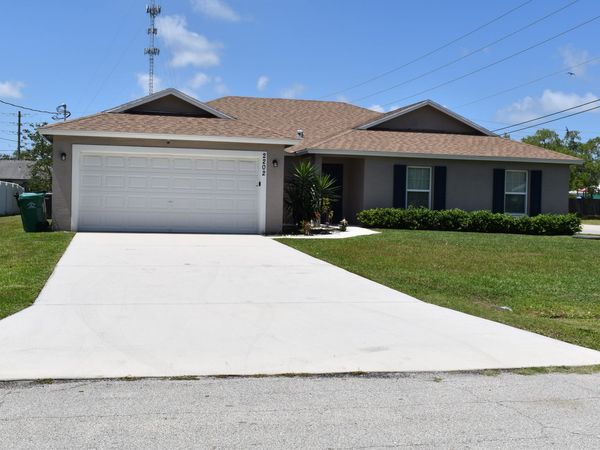 2202 SE Lucaya Street, Port St. Lucie, FL 34952