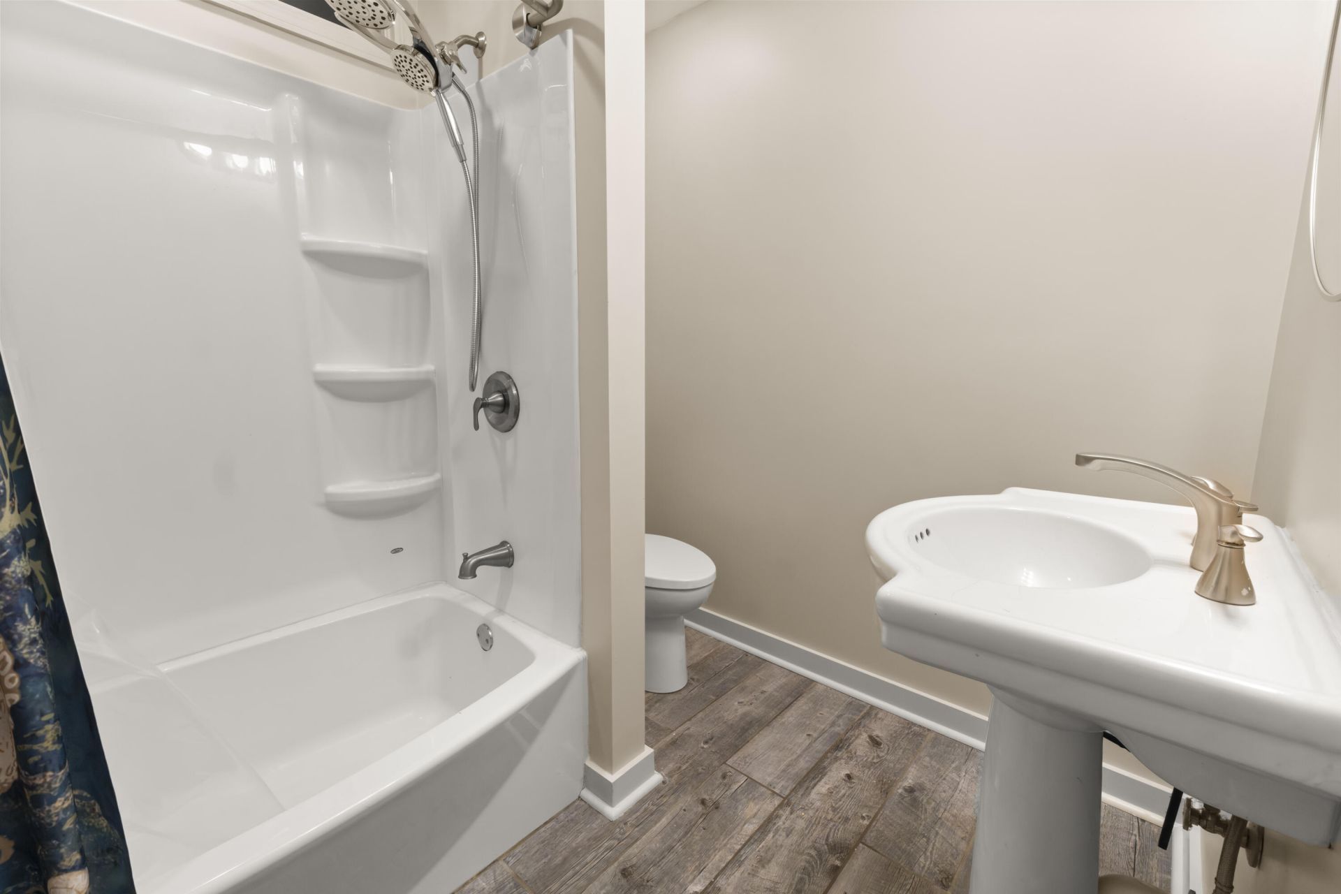 1409 Kentwood Circle Photo 16