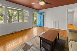 1409 Kentwood Circle photo 4