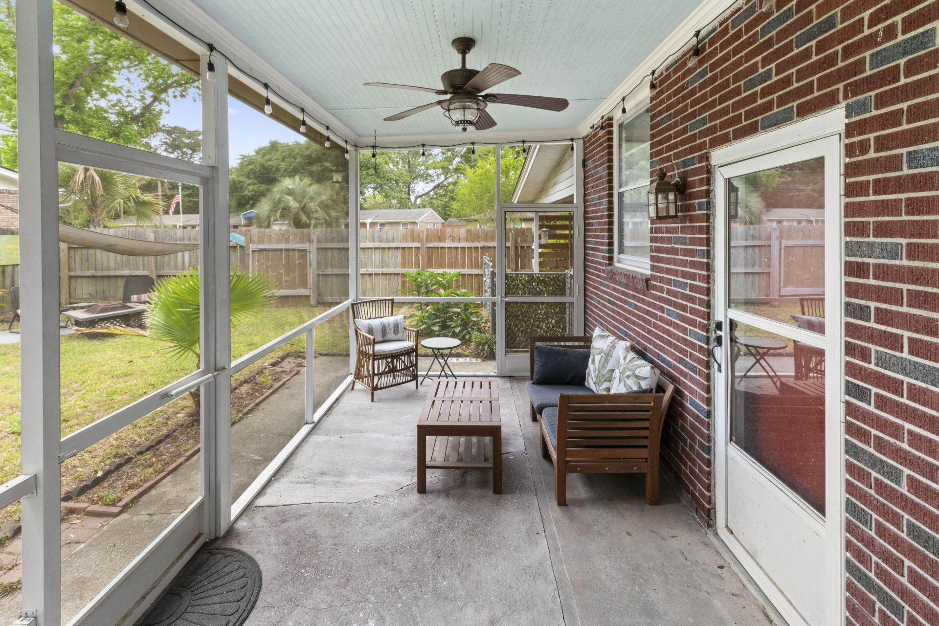1409 Kentwood Circle Photo 9