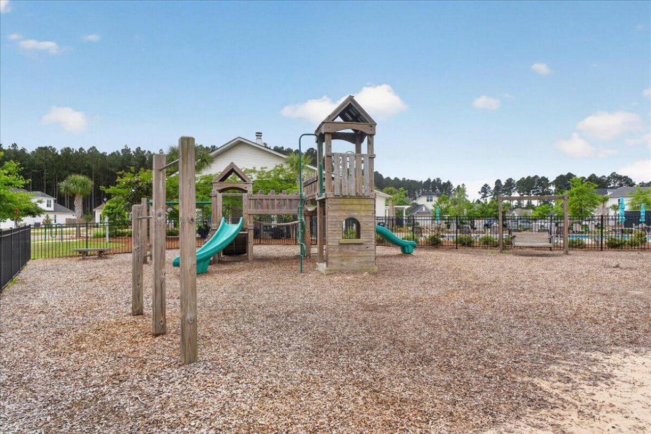 281 Saxony Loop Photo 56