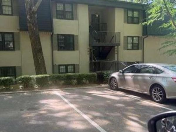 30 Arpege Way NW, Atlanta, GA 30327