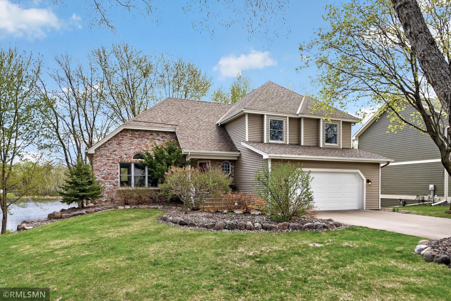 5266 Lakeview Avenue , White Bear Twp, MN 55110