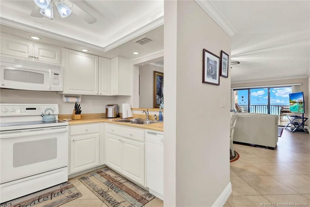 9400 S Ocean Drive, Unit B-503, Jensen Beach, FL 34957 Photo