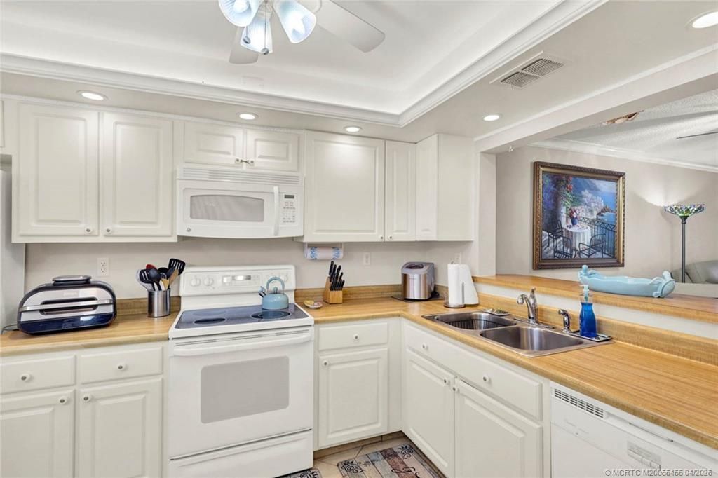 9400 S Ocean Drive, Unit B-503, Jensen Beach, FL 34957 Photo