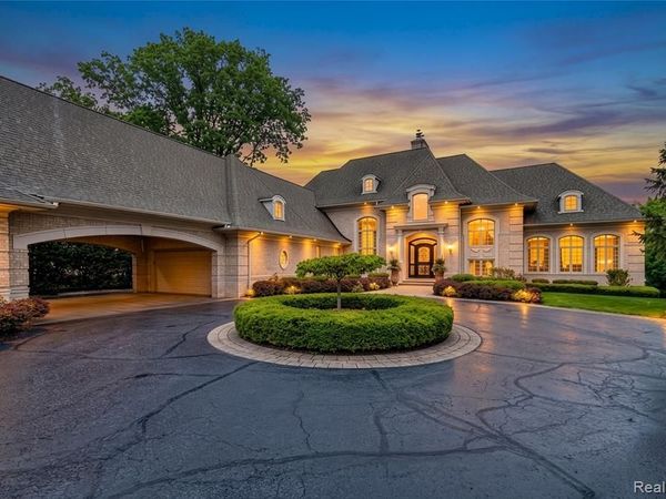 6265 Dakota Circle, Bloomfield Hills, MI 48301