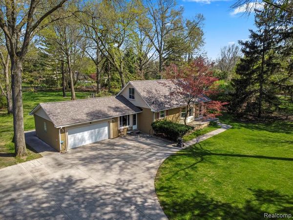 214 N Evangeline Street , Dearborn Heights, MI 48127