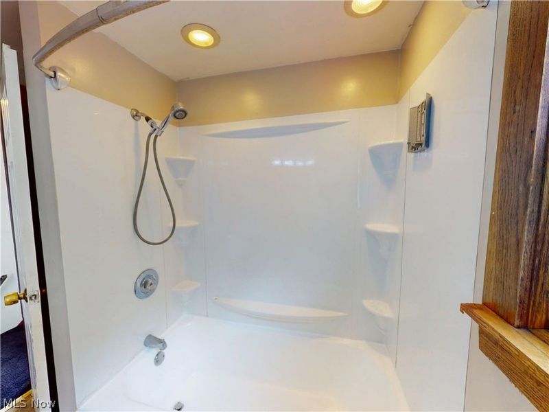 1801 Malasia Road, Akron, OH 44305 Photo 6